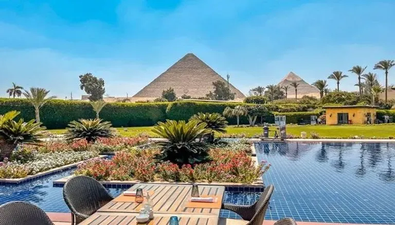 Giza / Pyramids View