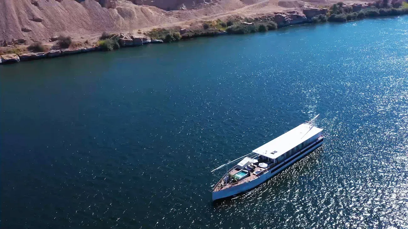 The Kazazian Berge sailing the Nile between Luxor and Aswan, seen from above