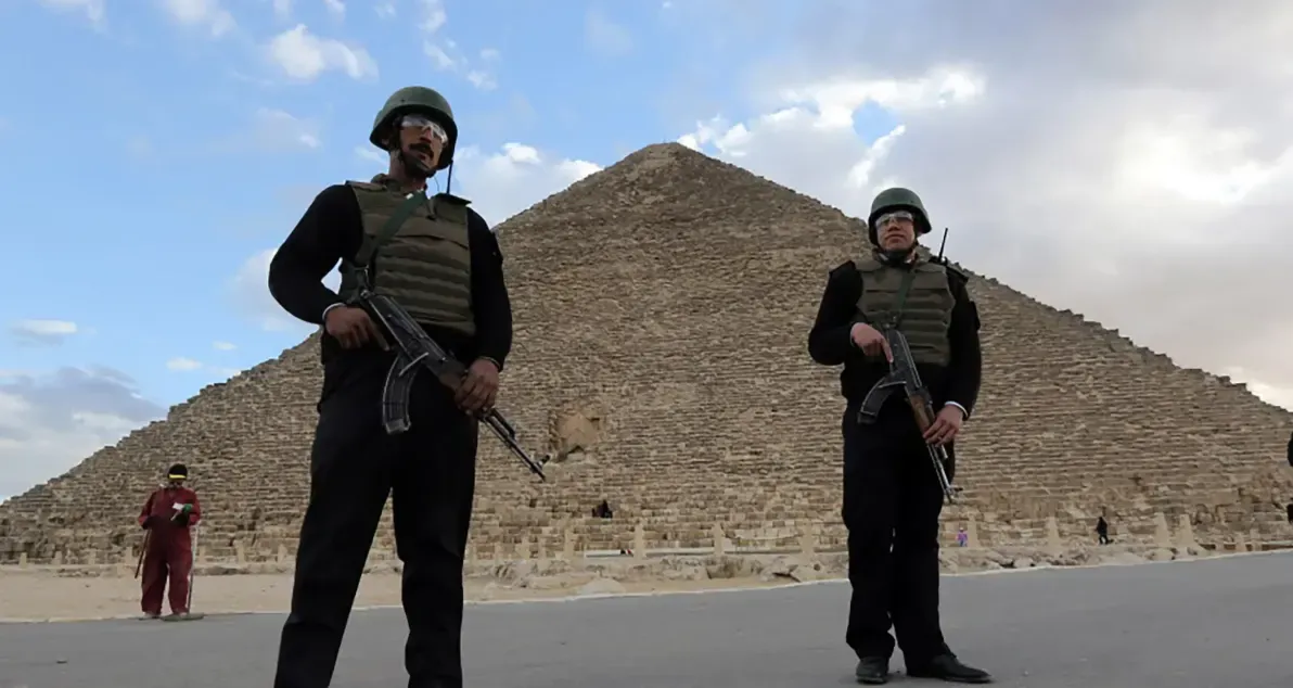 Controles policiales en Egipto: lo que debes saber antes de viajar por carretera (2026)